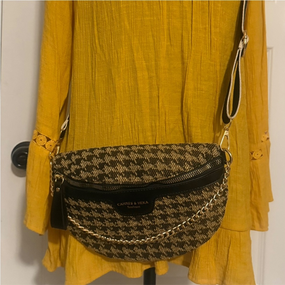 Black and Tan Crossbody Bag with Houndstooth Pattern